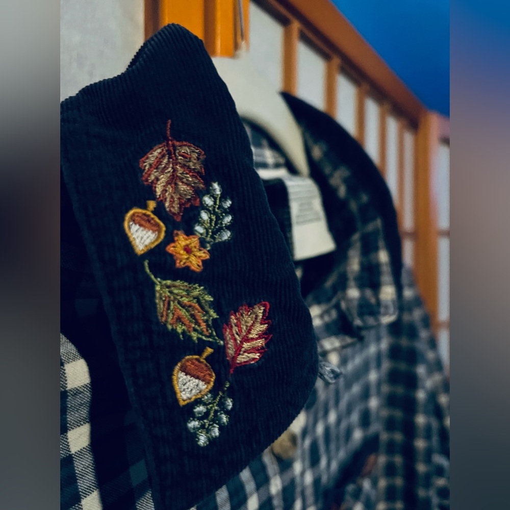 Vintage Basic Edition Blue White Fall Embroidery … - image 3